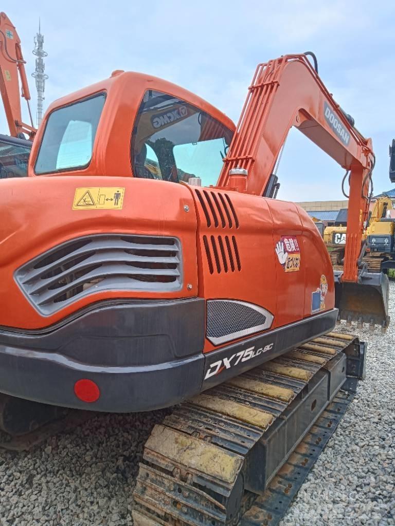 Doosan DX 75 Mini excavators < 7t