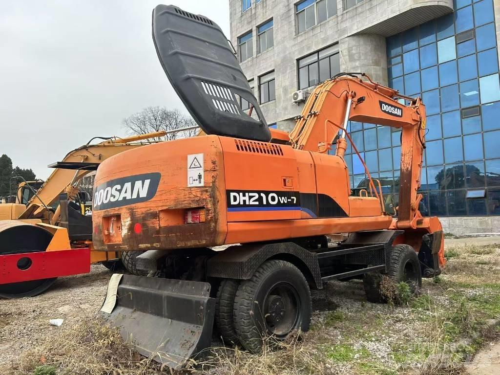 Doosan DH 210 W Wheeled excavators
