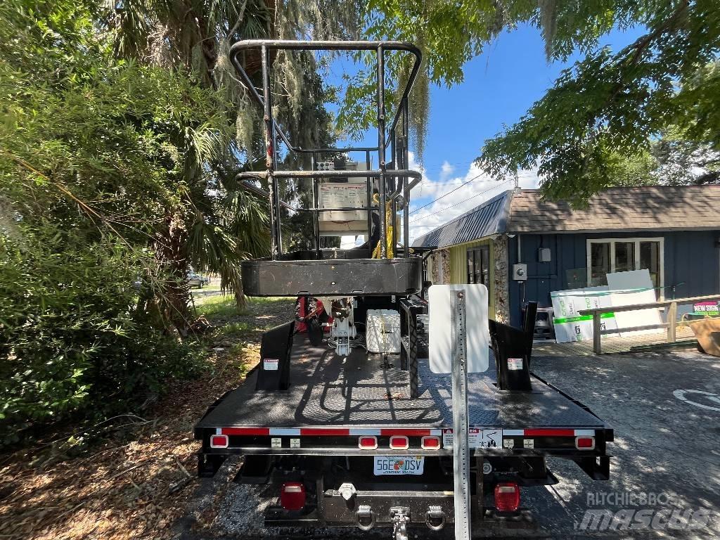VERSALIFT VST39TN Truck mounted aerial platforms