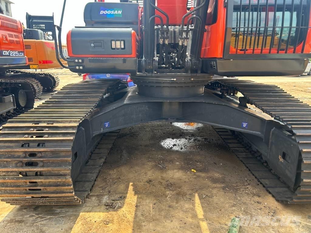 Doosan DX 225 LC Crawler excavators