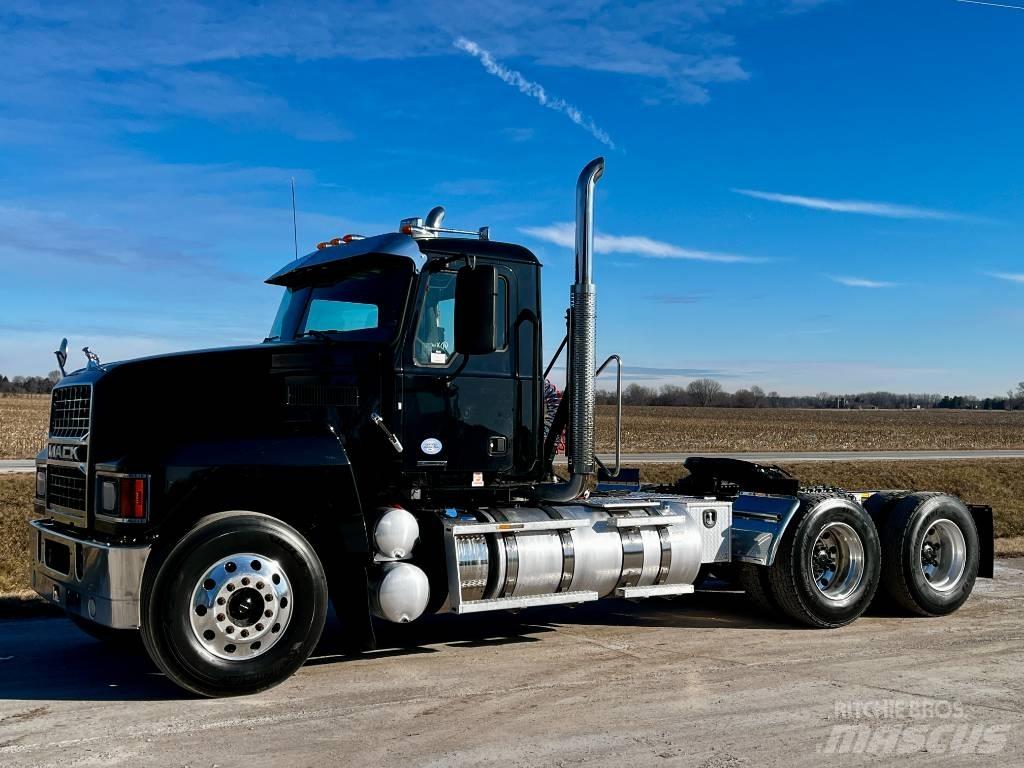 Mack Pinnacle Truck Tractor Units