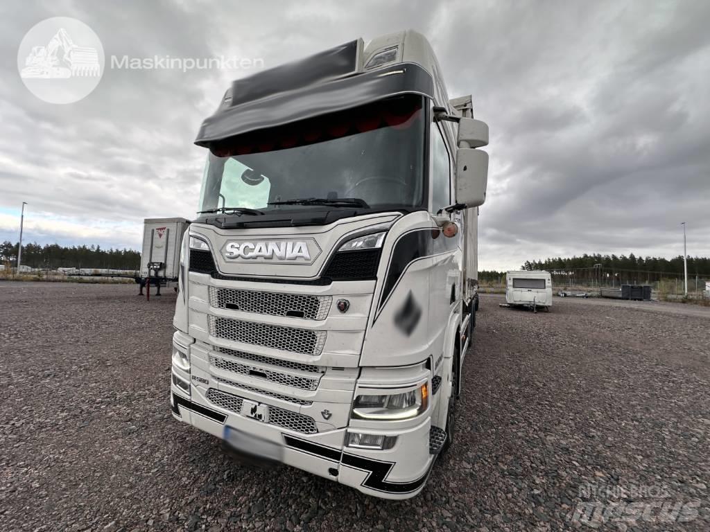 Scania R 580 Containerframe/Skiploader trucks