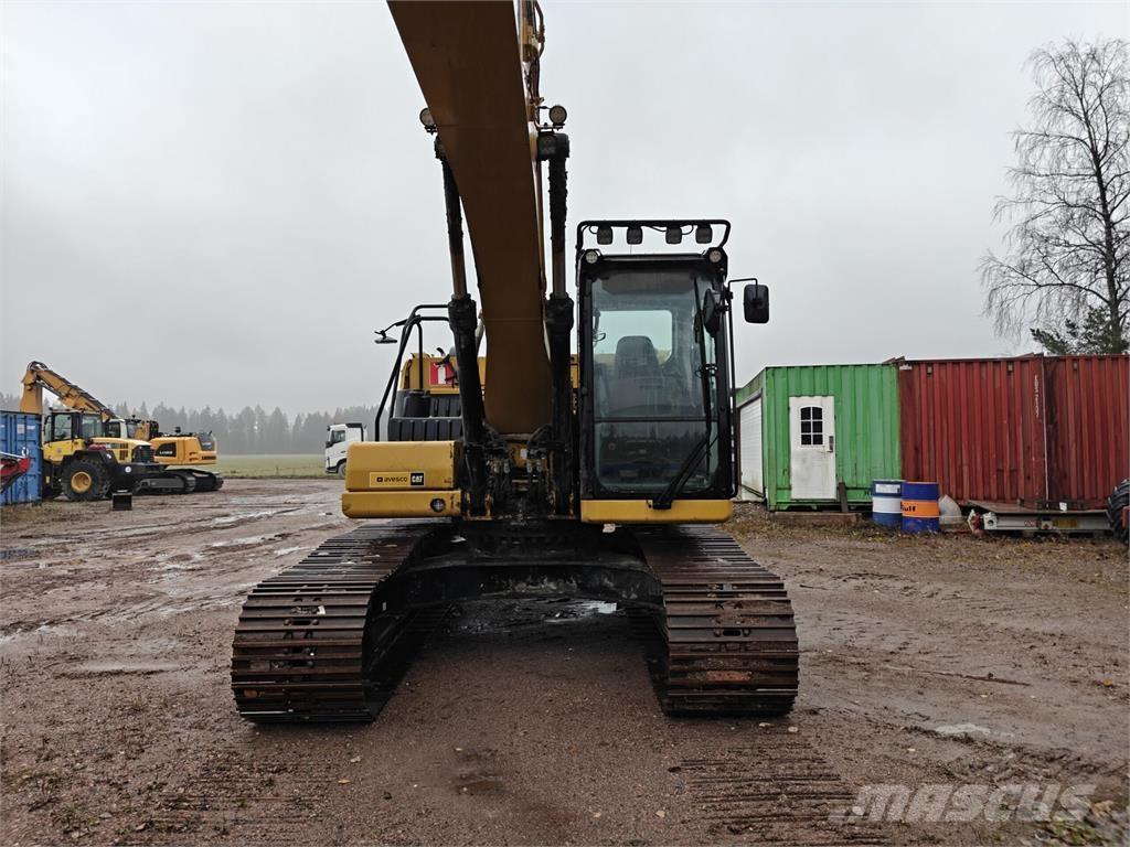 CAT 320 Crawler excavators