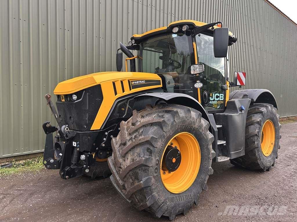 JCB Fastrac 4220 Tractors