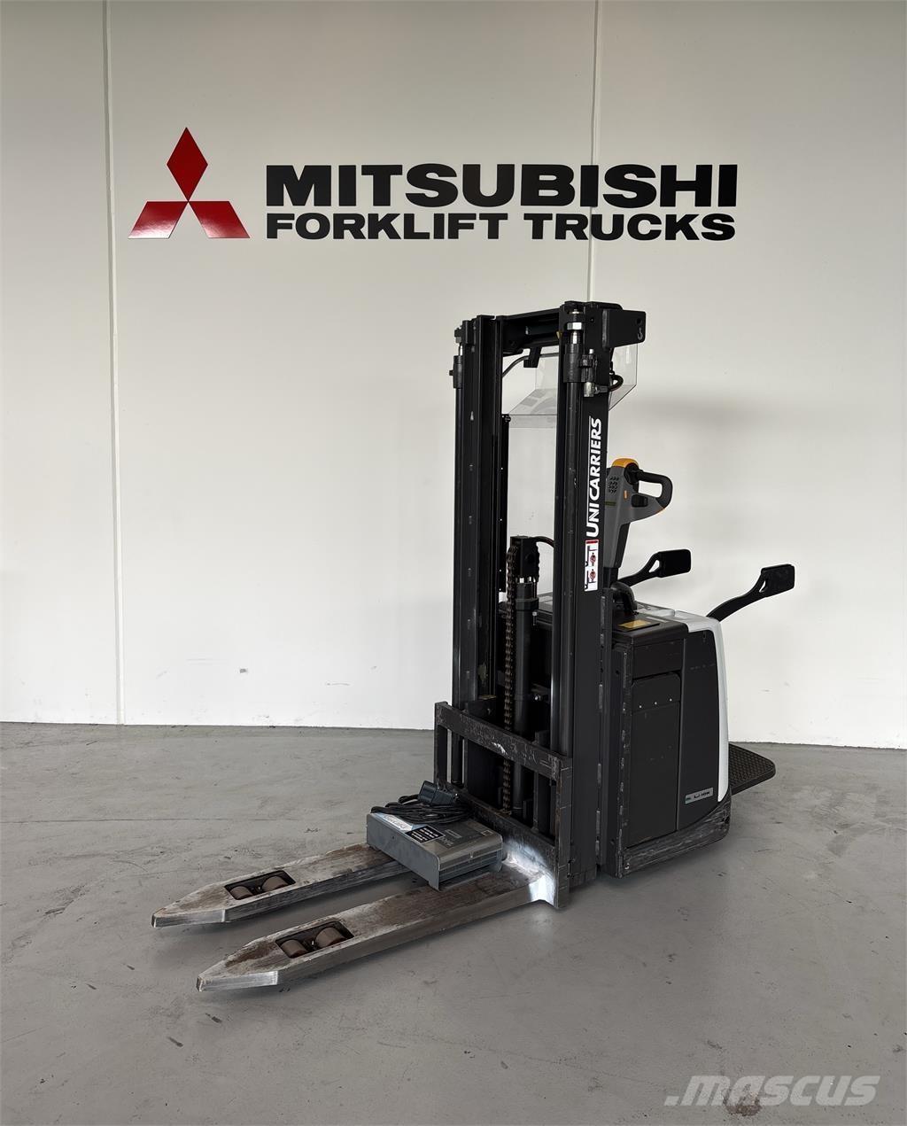 Atlet PSP160 Self propelled stackers