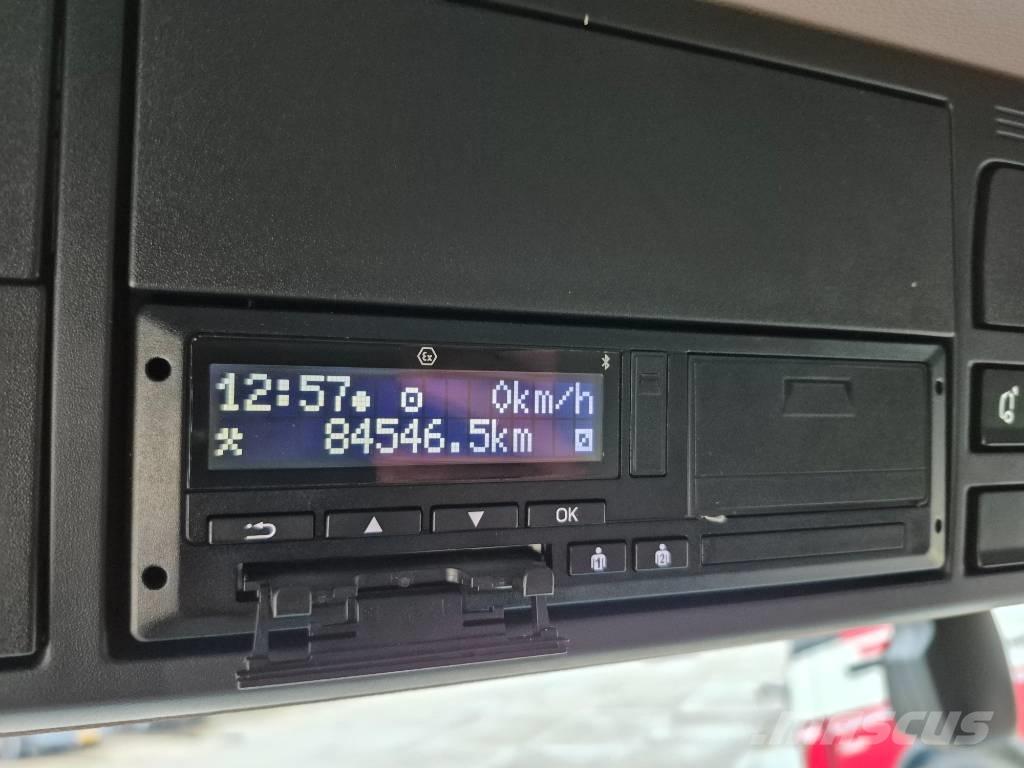 DAF XD 370 Tautliner/curtainside trucks