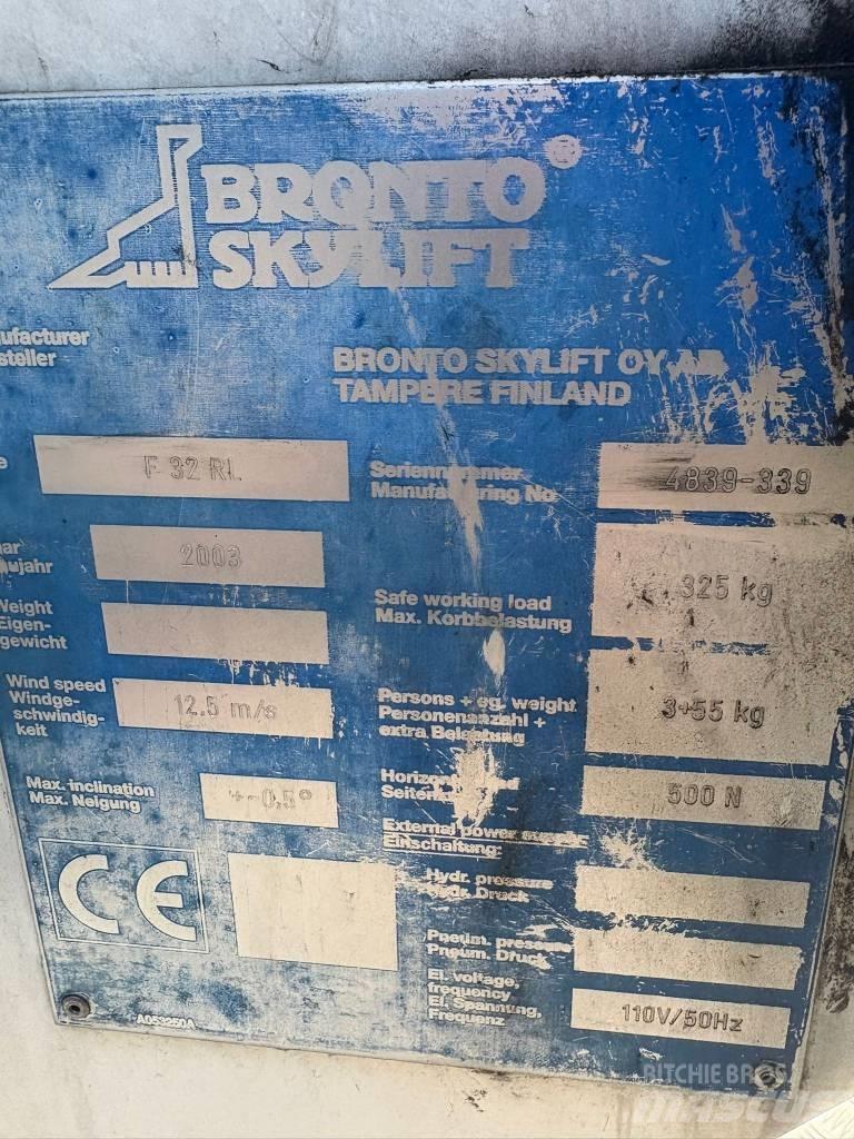 Bronto F32 RL Truck mounted aerial platforms