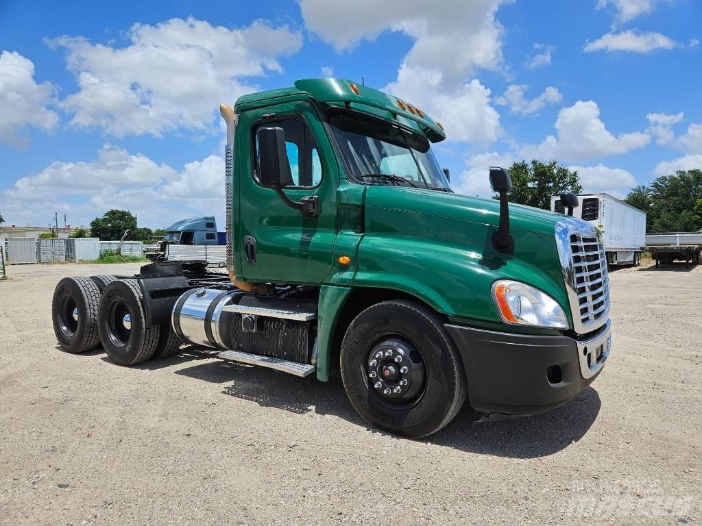 Freightliner 125 Truck Tractor Units