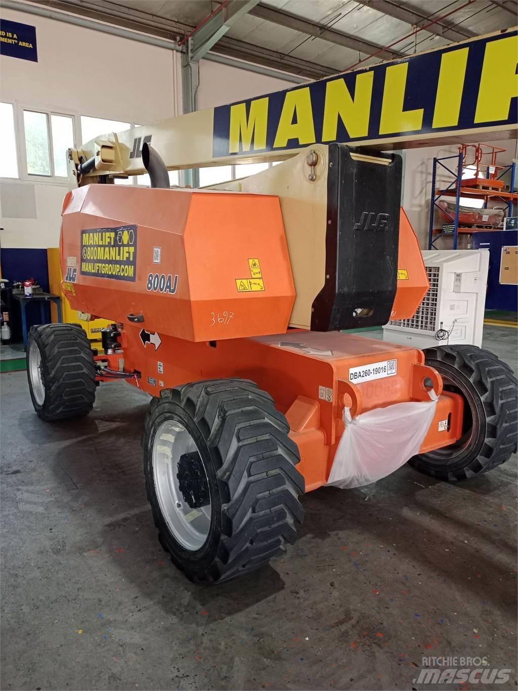 JLG 800AJ Articulated boom lifts