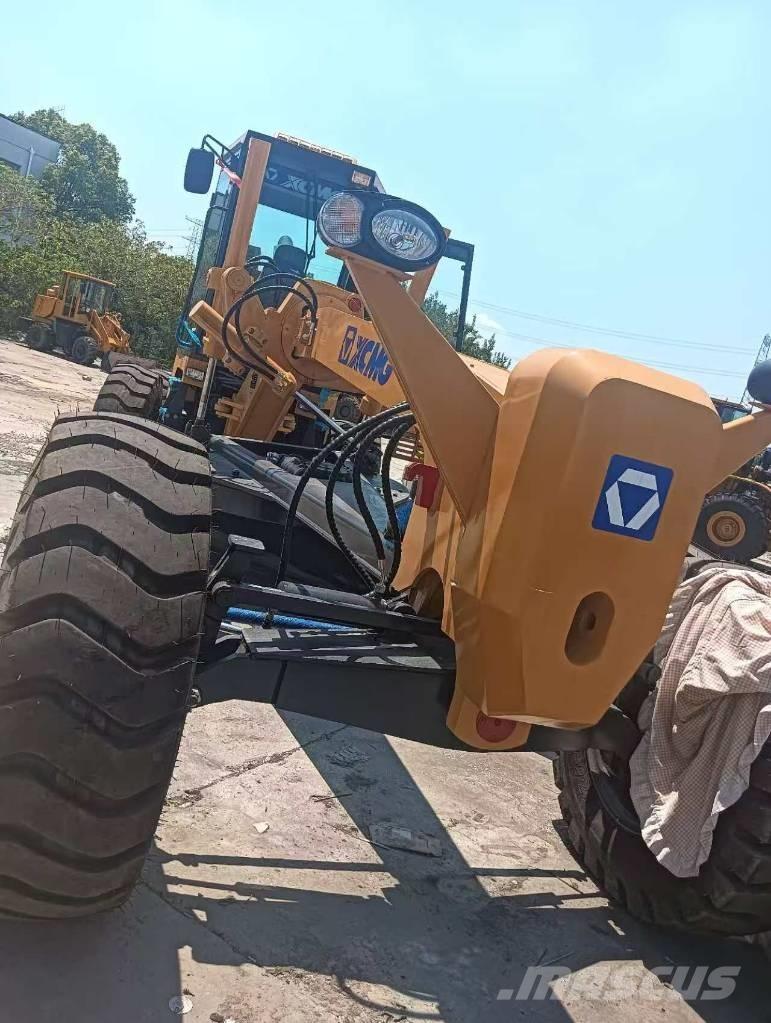 XCMG GR 1803 Graders