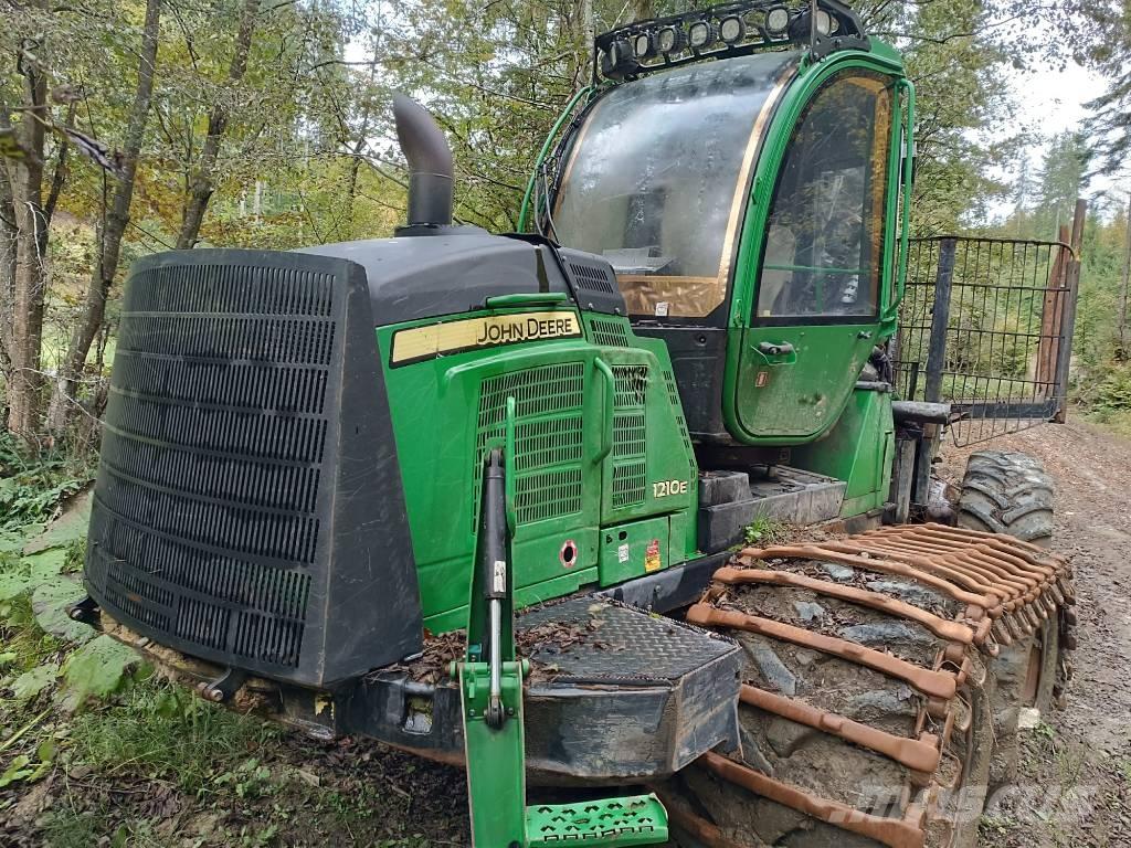 John Deere 1210 E Forwarders