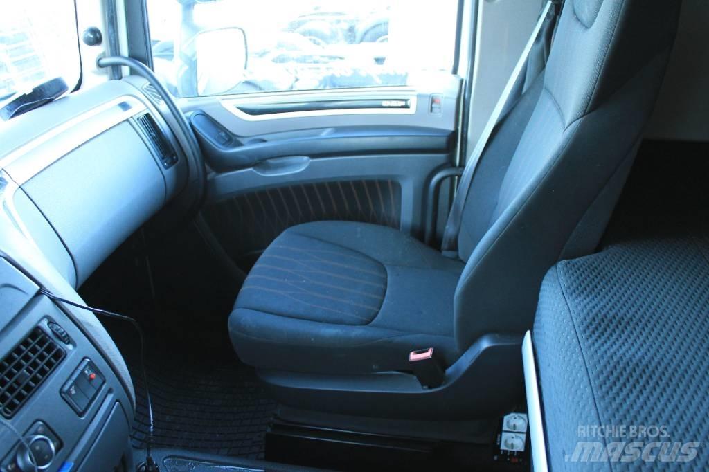 DAF XF 530 FTS Truck Tractor Units