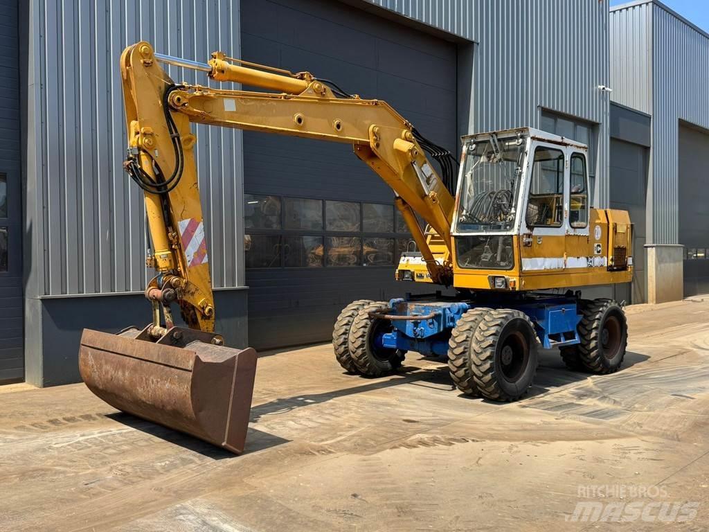 Liebherr A900C Wheeled excavators