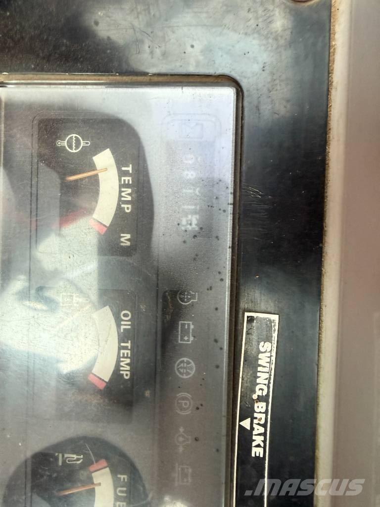 Sumitomo SC700-5 Tracked cranes