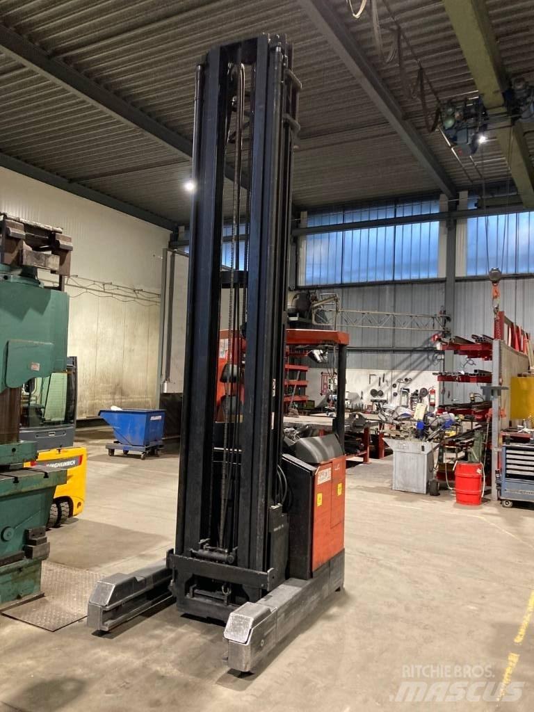 BT RRE-7 Reach truck