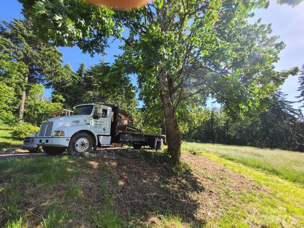 Kenworth T 300 Flatbed/Dropside trucks