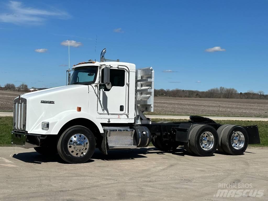 Kenworth T800 Truck Tractor Units