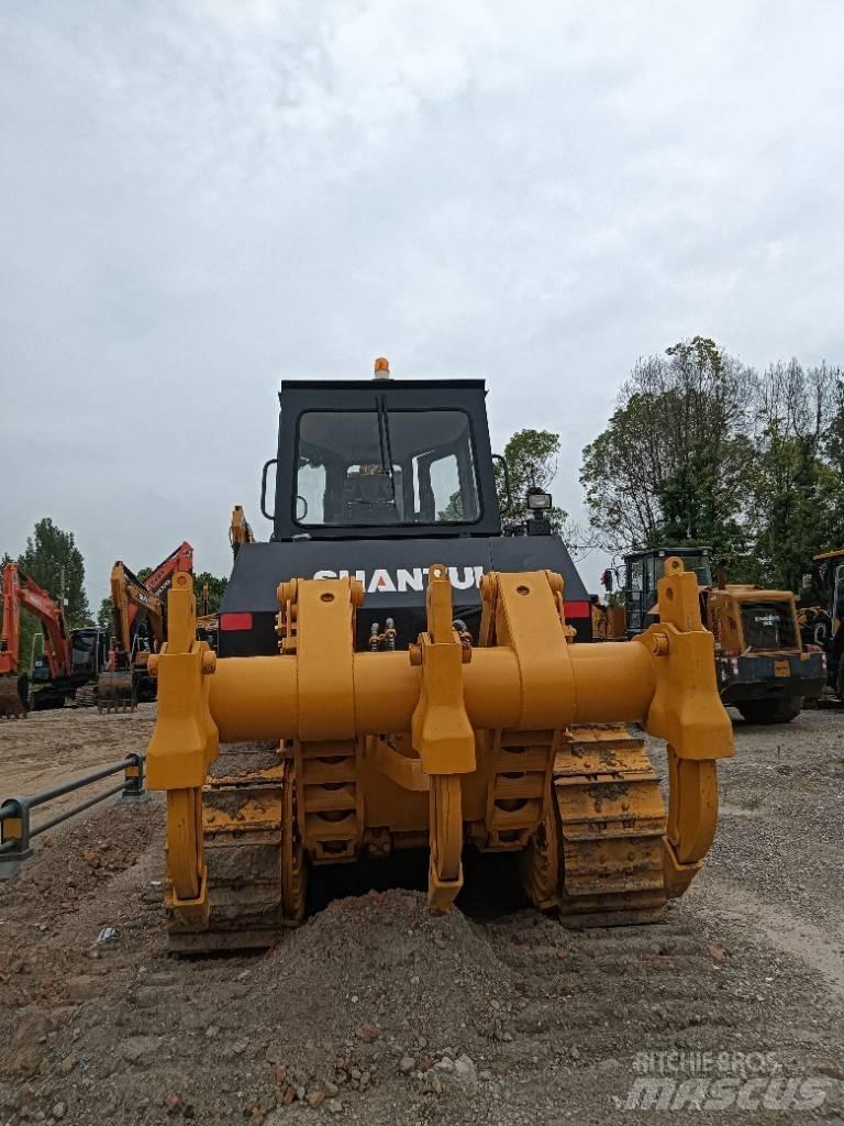 Shantui SD 22 Crawler dozers