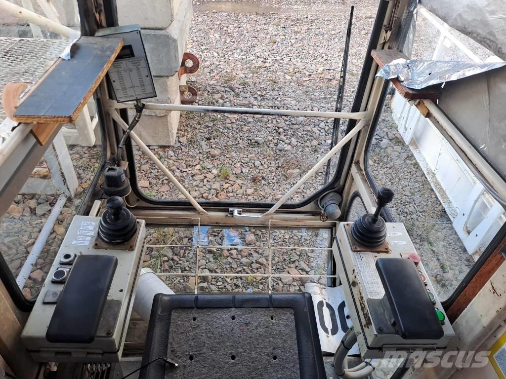 Liebherr 71 EC Tower cranes