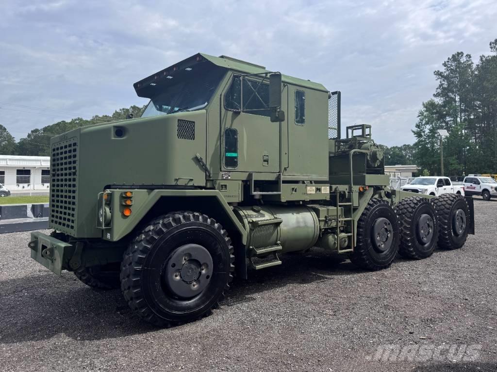 Oshkosh M1070 Truck Tractor Units