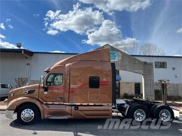 Peterbilt 579 Truck Tractor Units