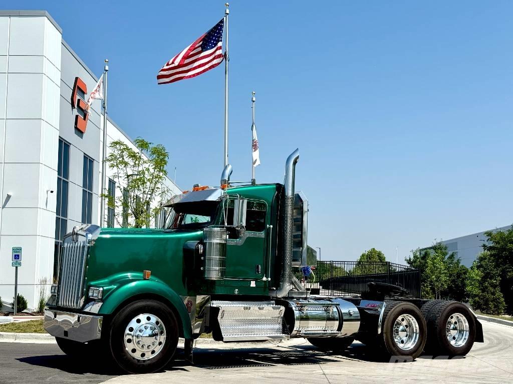 Kenworth W 900 Truck Tractor Units