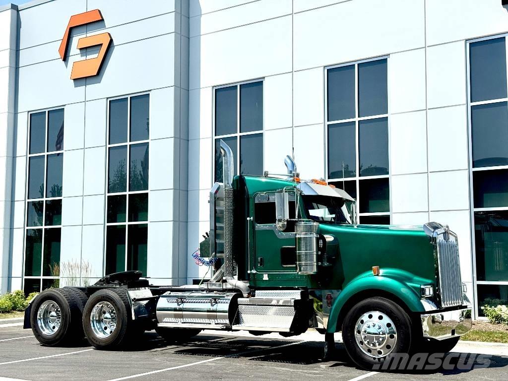 Kenworth W 900 Truck Tractor Units