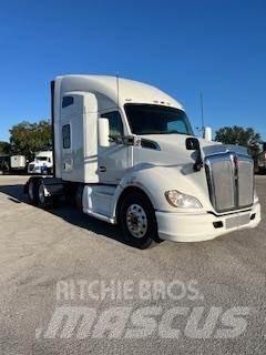 Kenworth T680 Truck Tractor Units