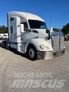 Kenworth T680 Truck Tractor Units