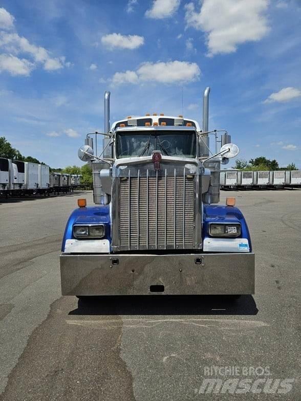 Kenworth W900 Truck Tractor Units