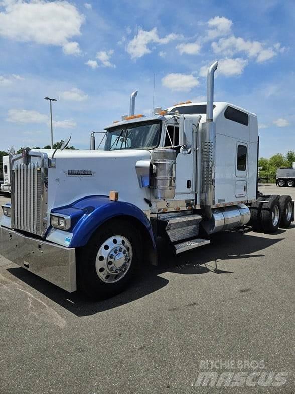 Kenworth W900 Truck Tractor Units