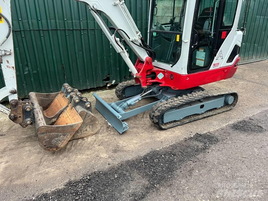 Takeuchi TB225 Mini excavators < 7t