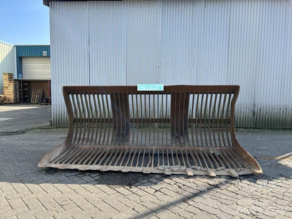  Onbekend UH-2700 Buckets