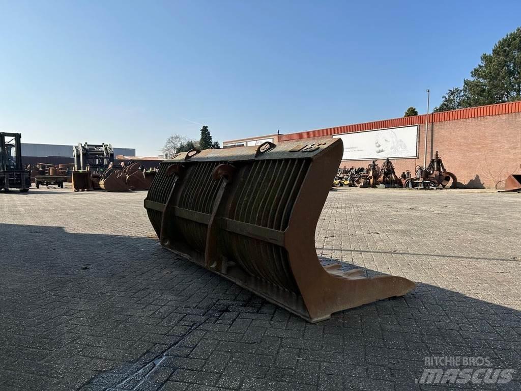  Onbekend UH-2700 Buckets