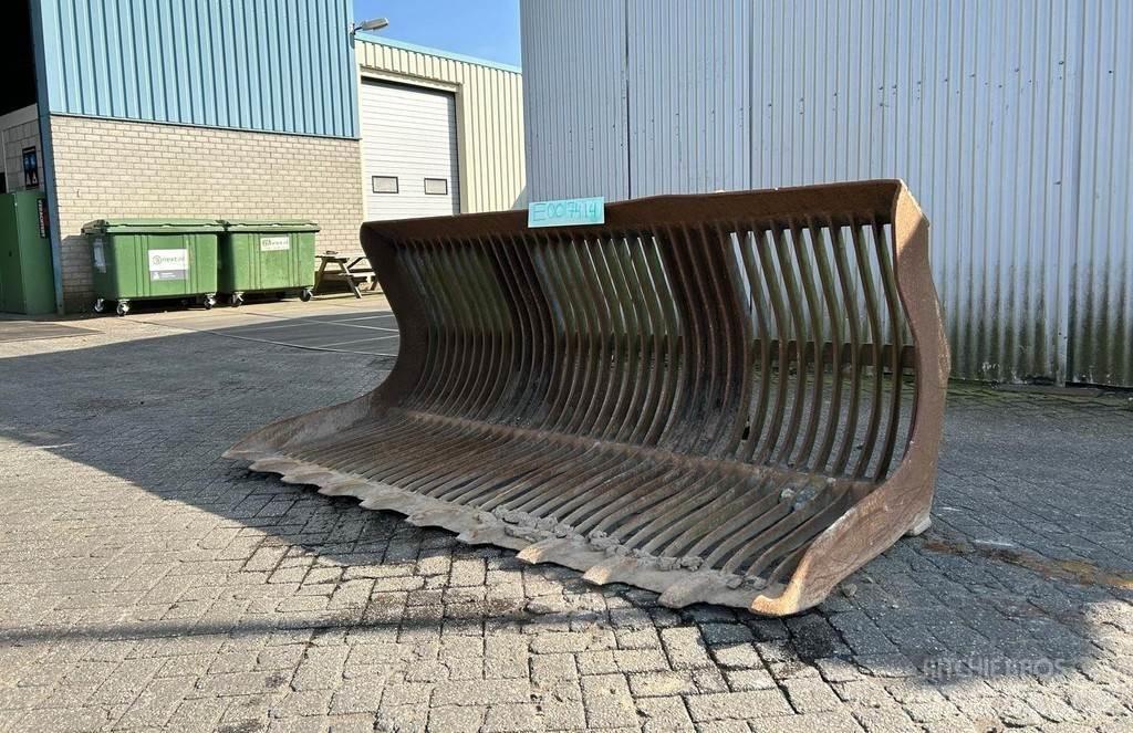  Onbekend UH-2700 Buckets
