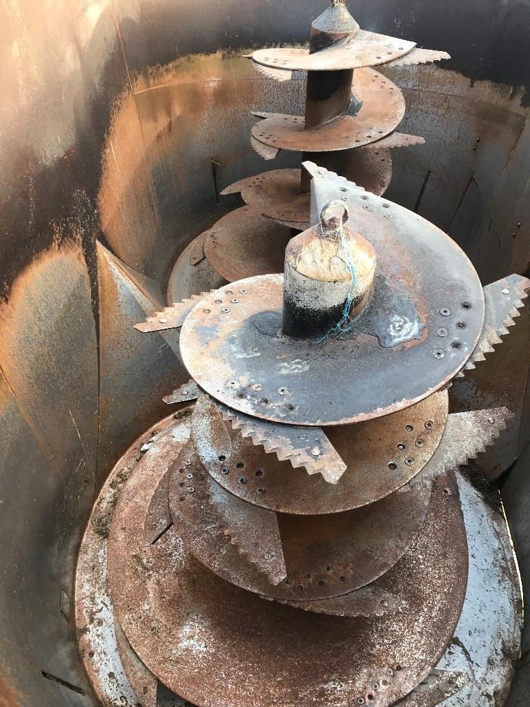  R.M.H WAV 30 Mixer feeders