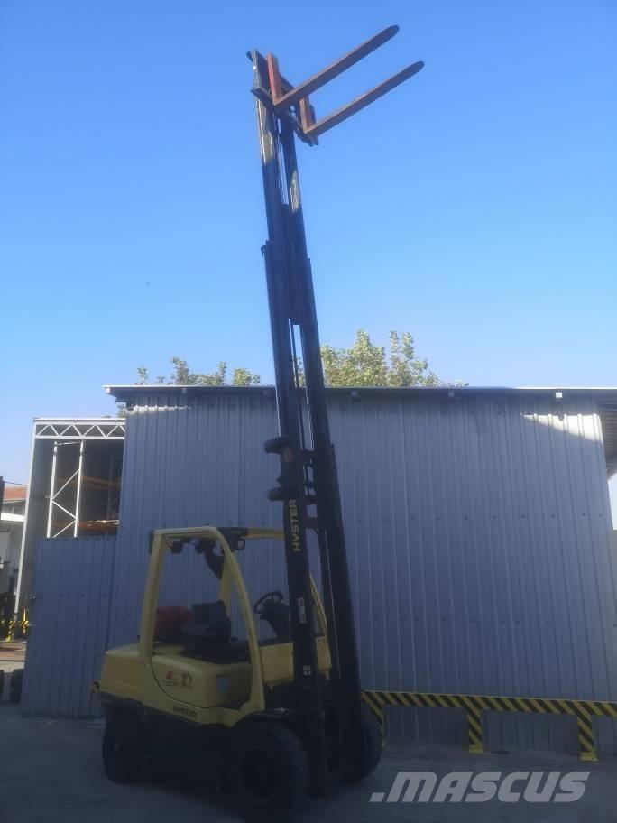 Hyster H 35 FT LPG trucks