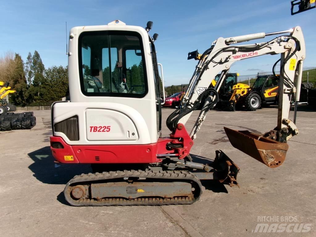 Takeuchi TB 225 Mini excavators < 7t