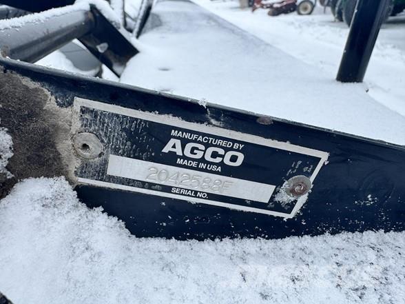 Gleaner 500 Combine harvester heads