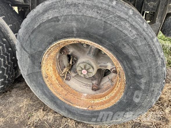 Heil 9200 Manure spreaders