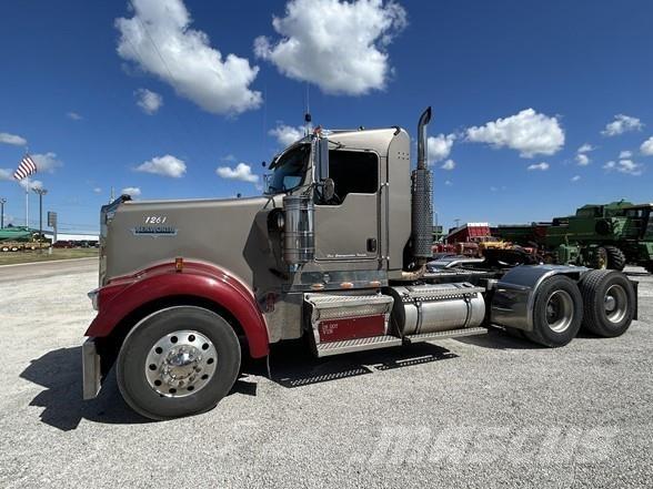 Kenworth W900 Truck Tractor Units