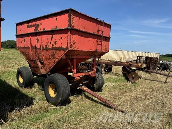 Killbros 300 Grain / Silage Trailers