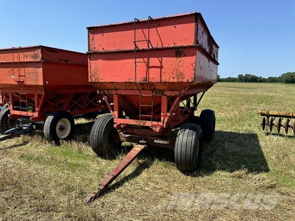 Killbros 300 Grain / Silage Trailers