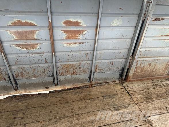  PACESETTER 24 Livestock carrying trailers