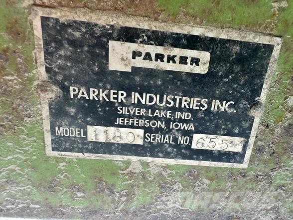 Parker 1180 Grain / Silage Trailers