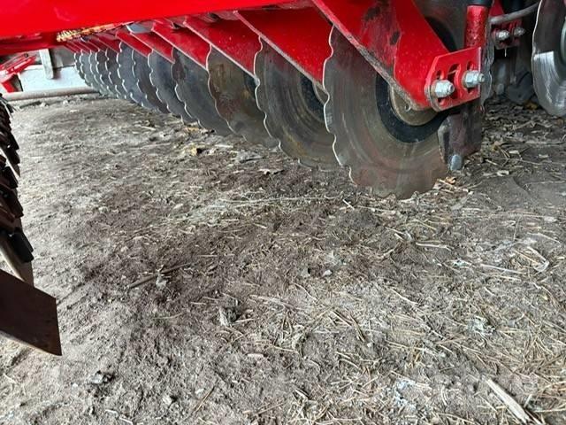 Väderstad Rapid300C Drills