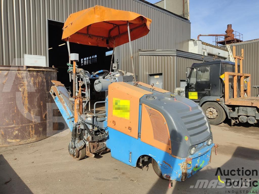Wirtgen W35DC Asphalt cold milling machines