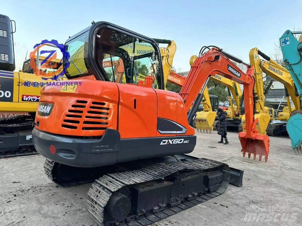 Doosan DX 60 Mini excavators < 7t