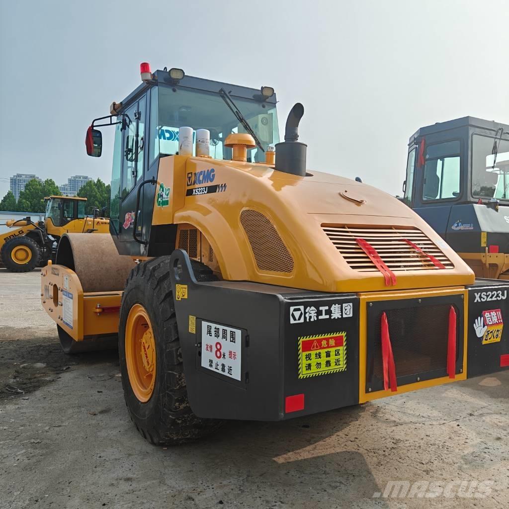 XCMG XS 223 J Single drum rollers