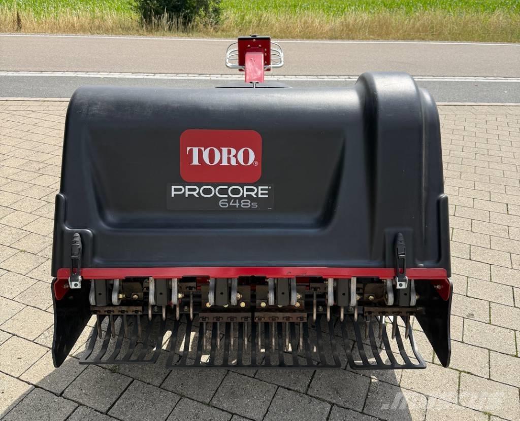 Toro ProCore 648S Aerators and dethatchers